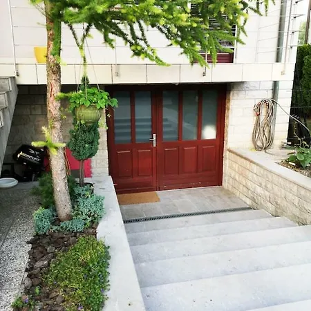Spacious Apartment With Garden And Free Parking Apartamento Liubliana