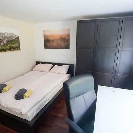 3-bedroom With Garden And Free Parking *